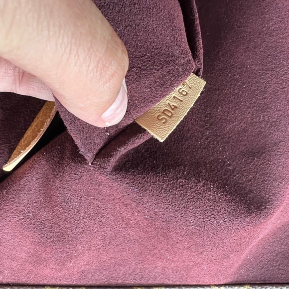 Louis Vuitton Melie hobo - Picture 13 of 16